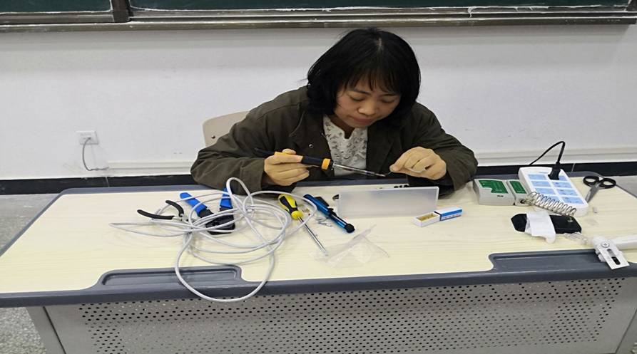 C:\Users\Administrator\Desktop\QQ图片20181012155800.jpg