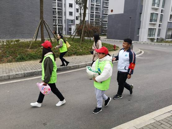 D:\D盘\青年志愿者\2019\3.5学雷锋图片\IMG_20190305_144300.jpg