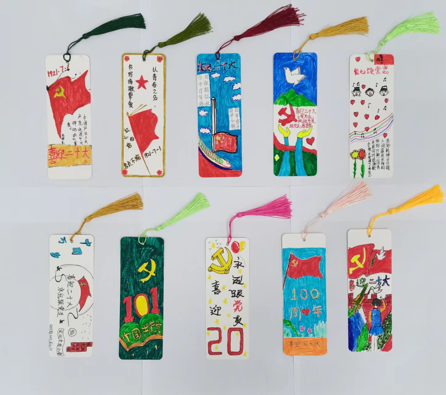 前十名优秀书签▲同学们绘制的书签展示图片:白家佳文字:刘珪编辑